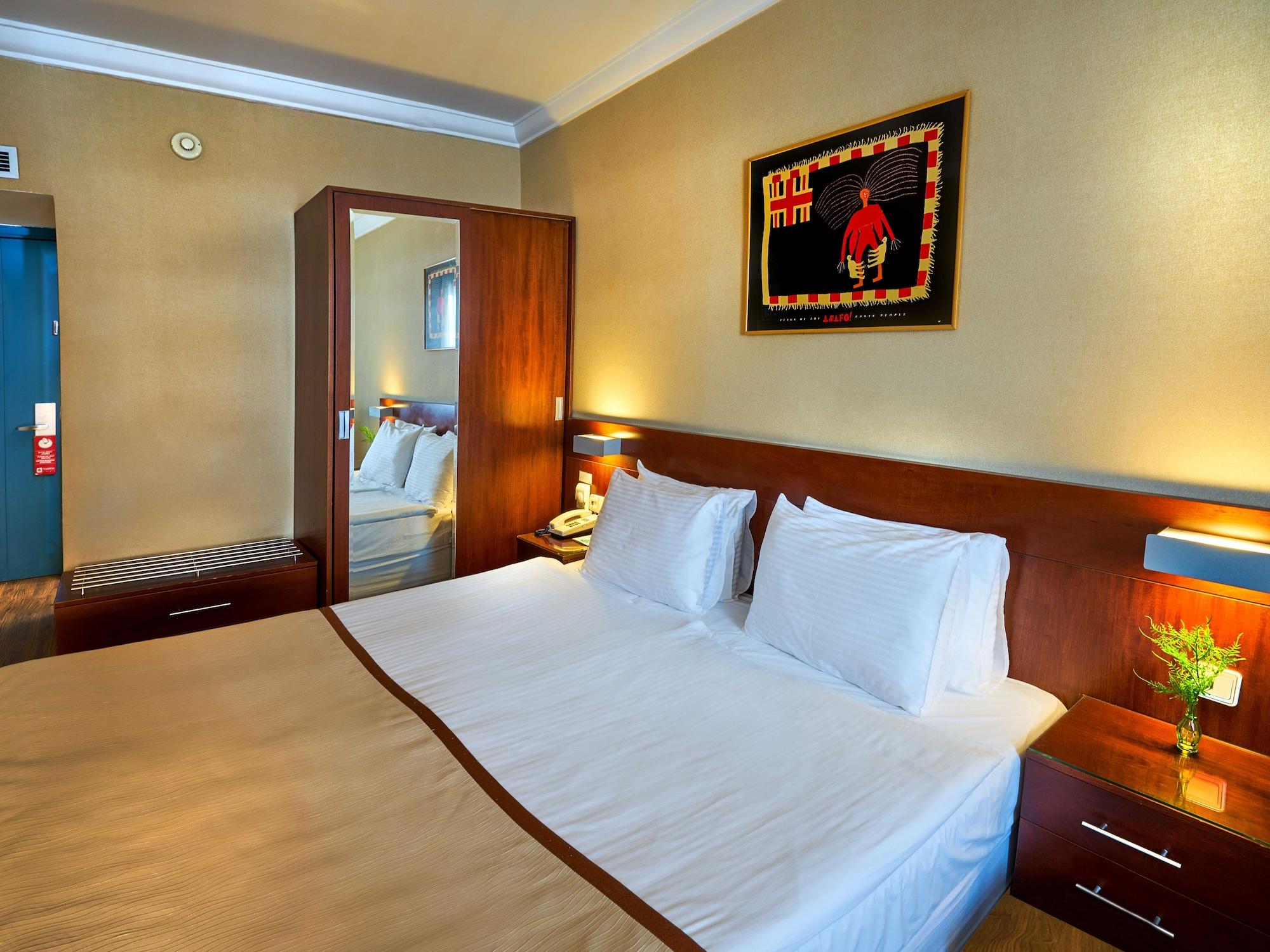 Feronya Hotel Istanbul Exterior foto